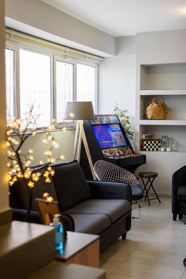 Patras' Hitech Apartment Ngoại thất bức ảnh